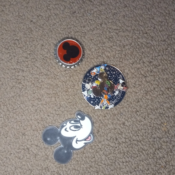 Mickey Mouse Magnets - Picture 1 of 7
